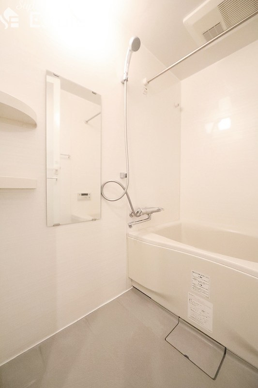 バス・シャワールーム　バスルーム