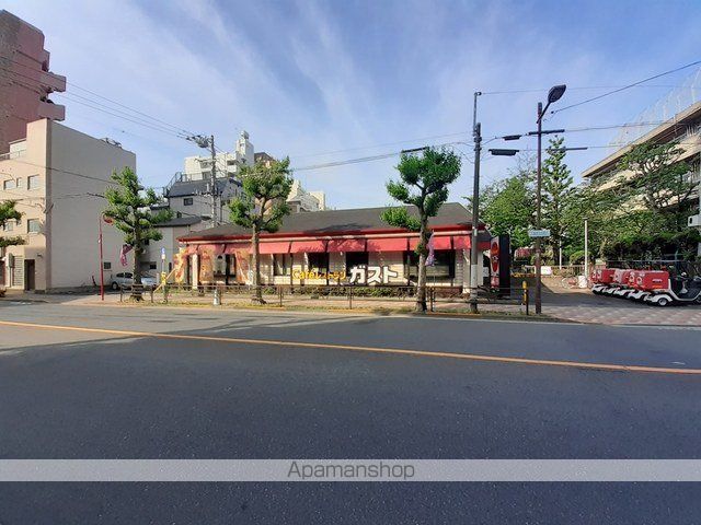 飲食店　ガスト台東根岸店（飲食店）まで118m