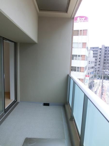 バルコニー　奥行きのあるバルコニースペースです