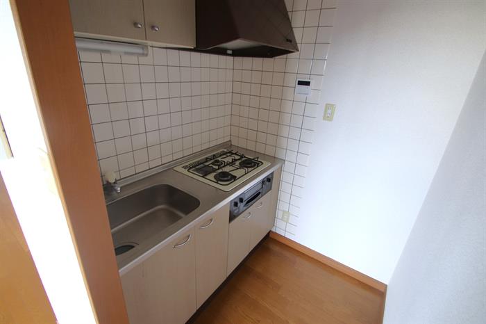 キッチン　3口ガスコンロ付き