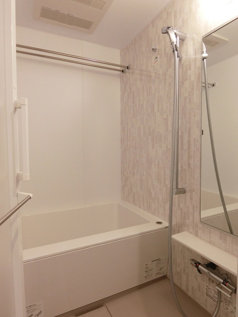 バス・シャワールーム　バスルーム