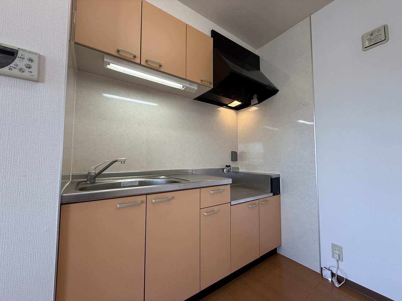 キッチン　※写真は別部屋です。