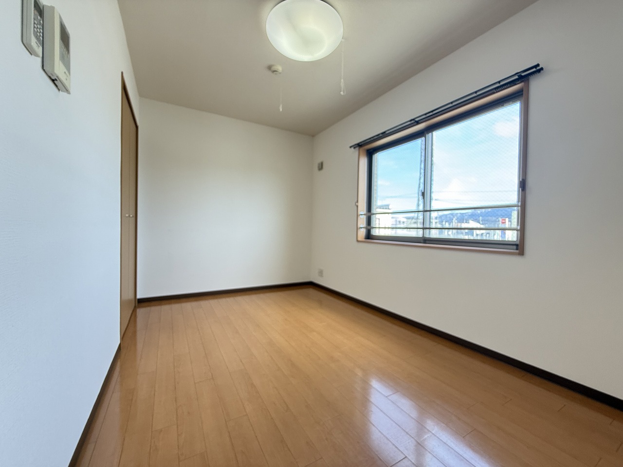 居室・リビング　※写真は別部屋です。