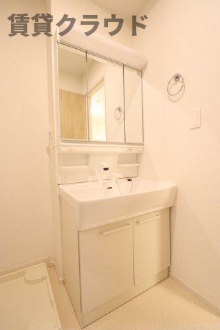 洗面設備　朝の準備に活躍する、洗髪洗面化粧台！