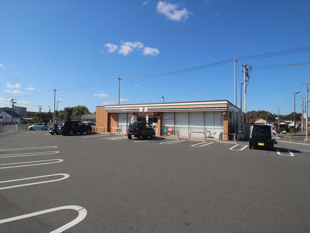 コンビニ　セブンイレブン東広島西条駅北店（コンビニ）まで693m