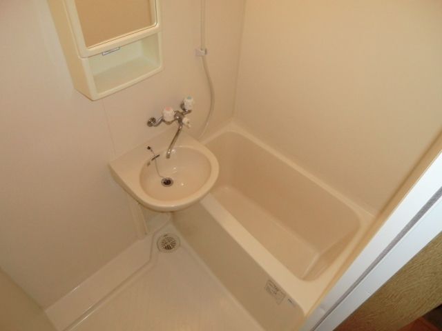 バス・シャワールーム　バスルーム