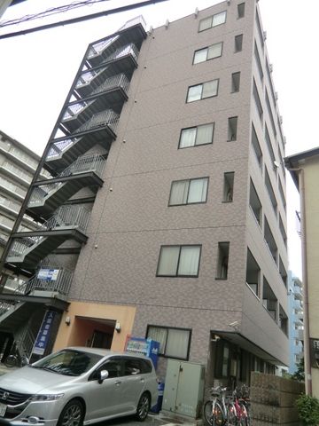 建物外観　安心のオートロック付き