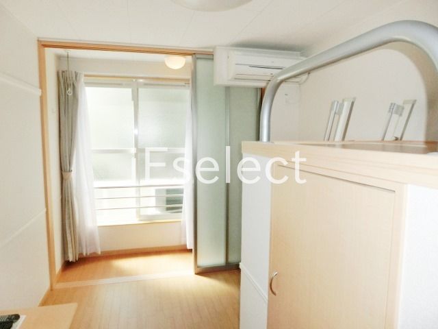 居室・リビング　サンルーム付きの珍しい物件です