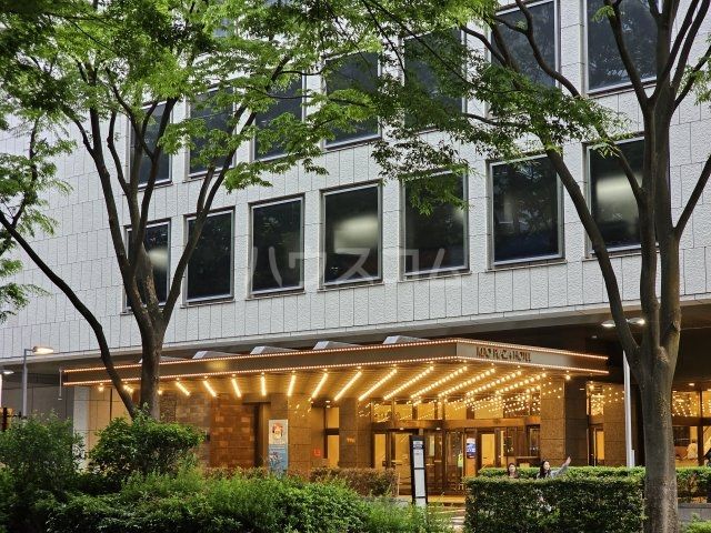 小学校　新宿区立西新宿小学校（小学校）まで716m