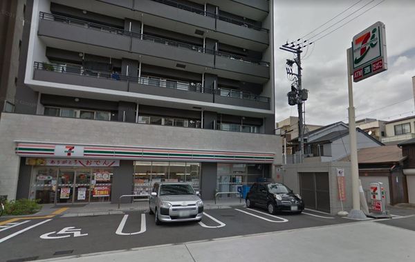 コンビニ　セブンイレブン大阪東野田町4丁目店（コンビニ）まで215m