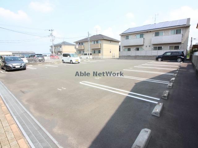 駐車場　駐車場