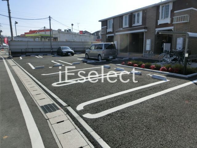 駐車場　敷地内の駐車場あります。