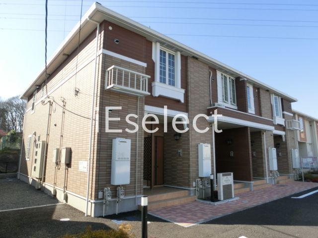 建物外観　２０１３年１月築のアパート。