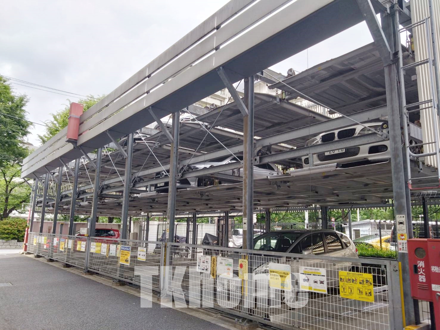 駐車場　駐車場・バイク置き場・駐輪場完備