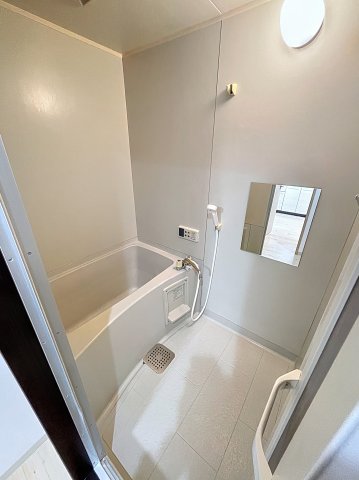 バス・シャワールーム　同物件、他のお部屋の写真です。