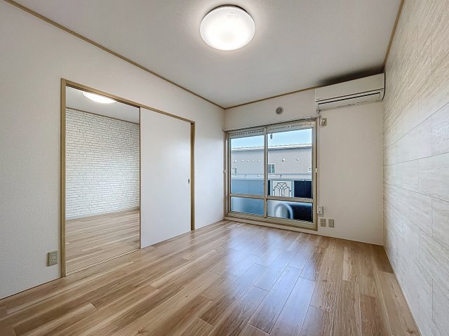 居室・リビング　同物件、他のお部屋の写真です。