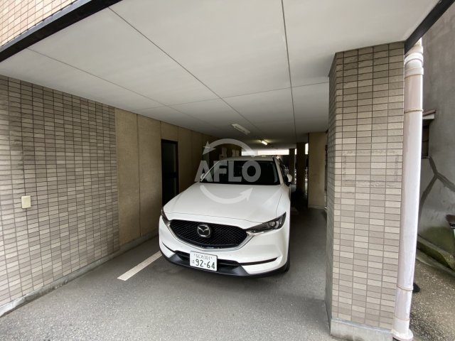 セキュリティ　八幡ハイツ　駐車場