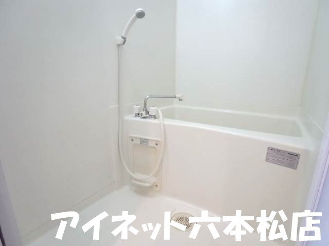 バス・シャワールーム　一日の疲れを癒しましょう