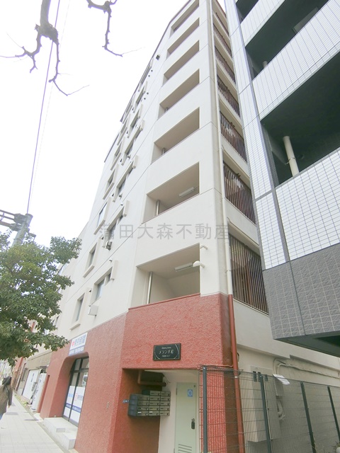 建物外観　1976年5月築　SRC鉄骨鉄筋コンクリート造地上8階建て