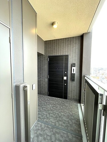 玄関　玄関　※2022年2月新築未入居時撮影の写真