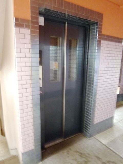 エントランス　★エレベーター★