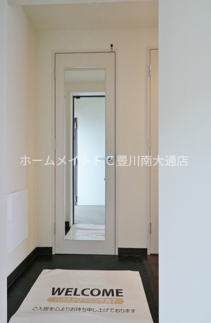 玄関　同型別部屋写真