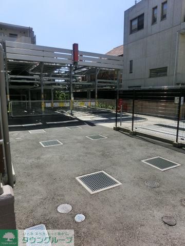 駐車場　敷地内駐車場