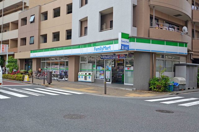 コンビニ　ファミリーマート春江町四丁目店（コンビニ）まで229m