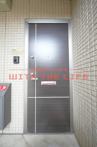 エントランス　ゆとりのあるエントランスです