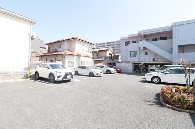 駐車場　駐車場