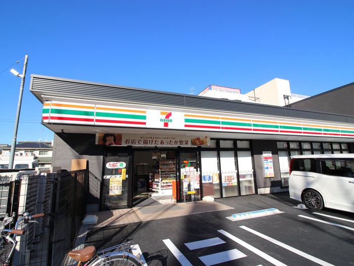 コンビニ　セブンイレブン 竹ノ塚店（コンビニ）まで111m