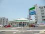 コンビニ　ファミリーマート（コンビニ）まで386m