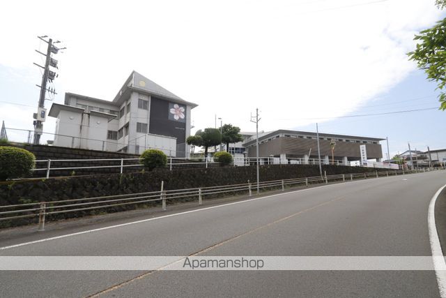 中学校　曽於市立末吉中学校（中学校）まで1313m