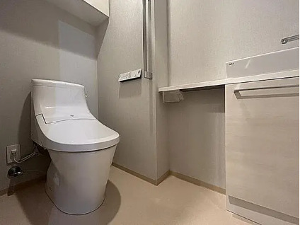 トイレ　別タイプ部屋　参考写真です