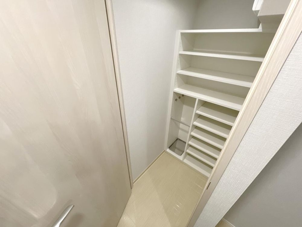 収納　別タイプ部屋　参考写真です
