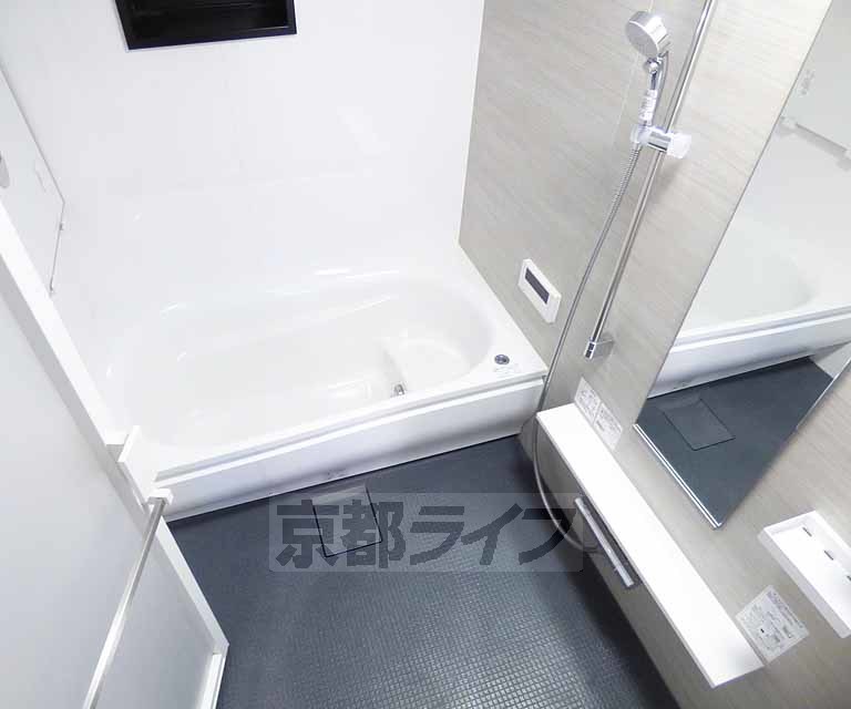 バス・シャワールーム　追炊き機能付きのバスルームです。