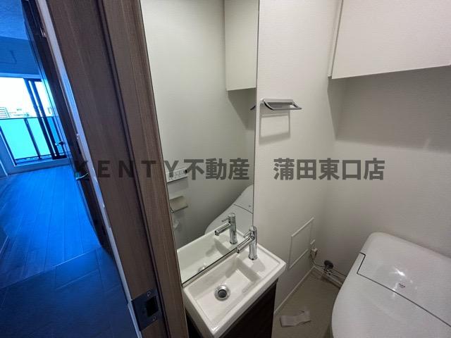 洗面設備　朝の支度にも助かる、独立の洗髪洗面化粧台