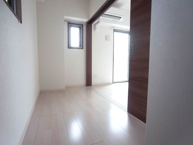 その他部屋・スペース　こちら寝室にいかがでしょうか。
