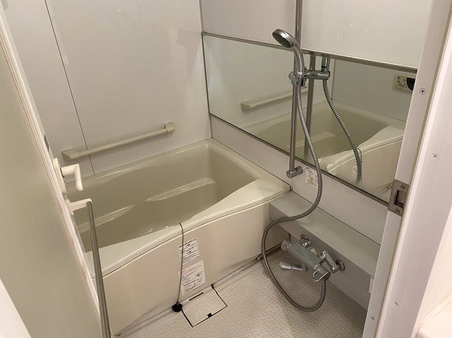 バス・シャワールーム　同マンション別部屋