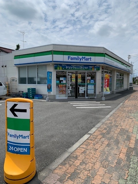 コンビニ　ファミリーマートあきる野睦橋通（コンビニ）まで270m