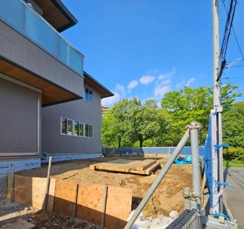 建物外観　※工事中の写真です。