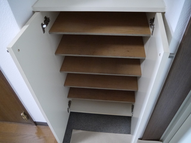 玄関　※別部屋の参考写真