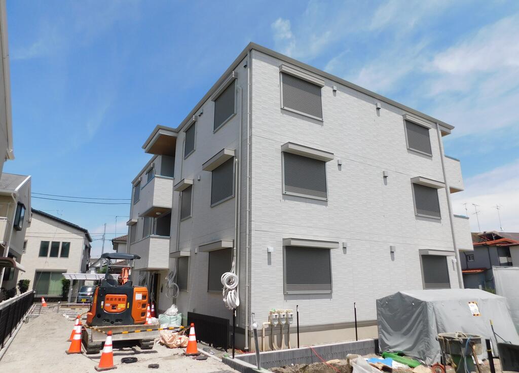 建物外観　建築中の写真