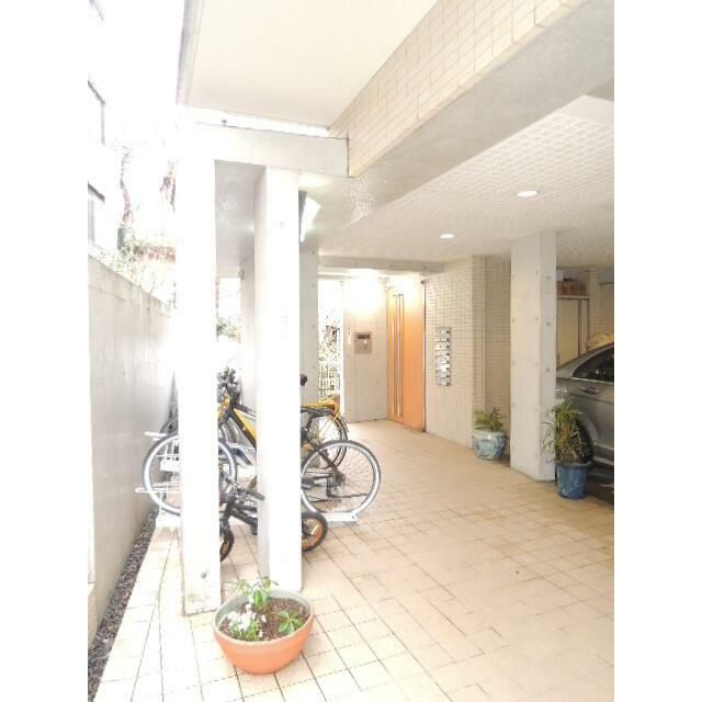 エントランス　CASA　DE　UNO　文京区小日向1