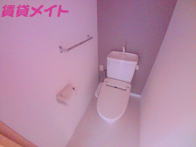 トイレ　同型参考写真