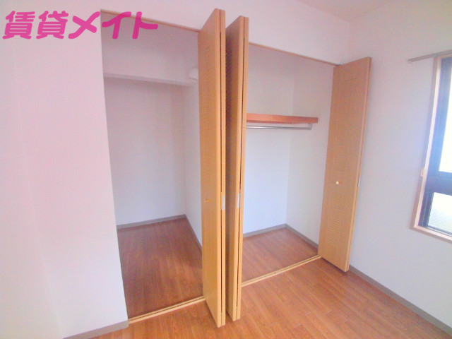 収納　同型参考写真