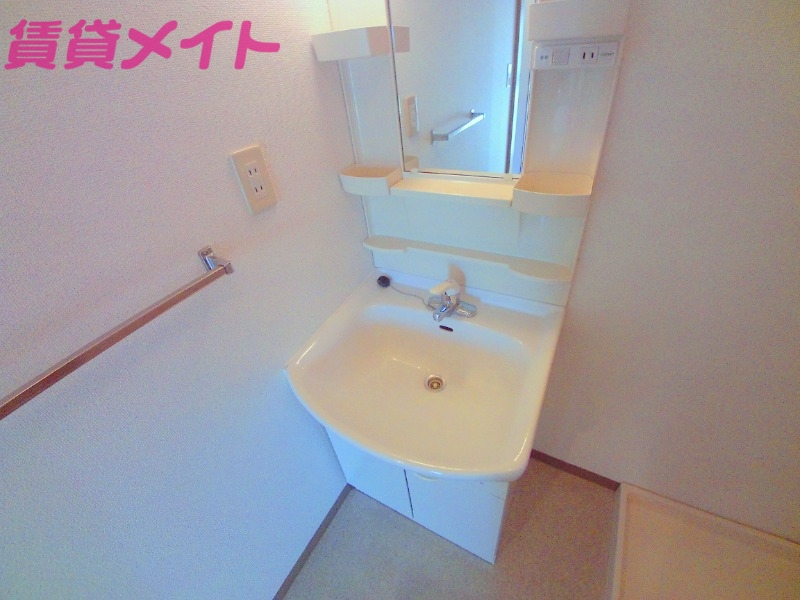 洗面設備　同型参考写真