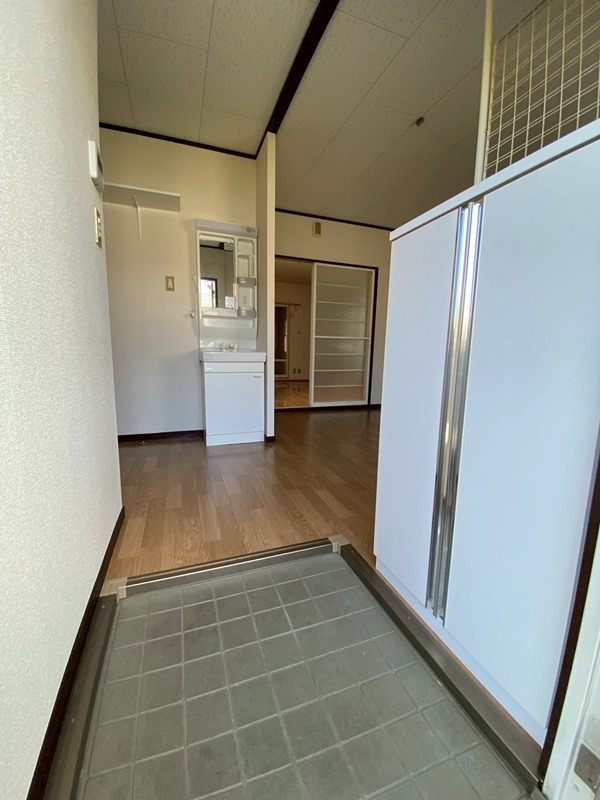 玄関　他部屋写真参考