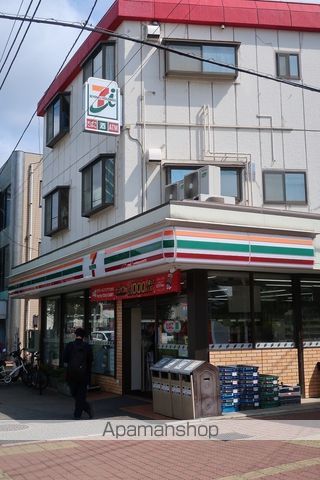 コンビニ　セブンイレブン（コンビニ）まで321m