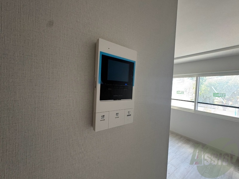 セキュリティ　ＴＶモニター付インターホンです。来客者の顔が見えるので安心！